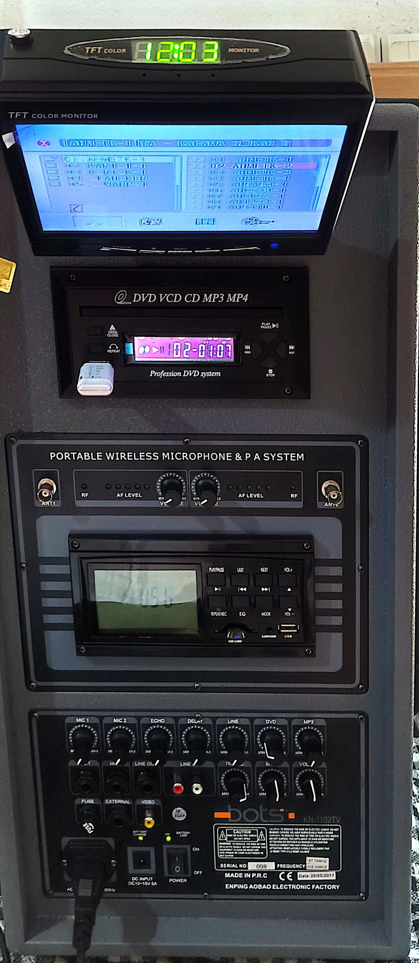 BOTS KN 1102TV MP Aktif Hoparlör (1El 1Yaka Kablosuz Mikrofonlu Şarjlı Seyyar Anfi)